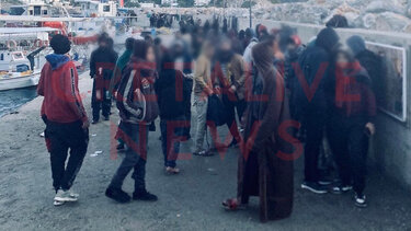 Έκλαιγαν και έπεφταν να προσευχηθούν μέσα στο χαλασμό 