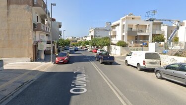 Εκτροπή ΙΧ το πρωί, στο Ηράκλειο - Προσέκρουσε σε δέντρο, τραυματίστηκε ο οδηγός