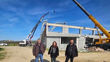 Ξεκίνησε η τοποθέτηση του μεταλλικού στεγάστρου στο Κλειστό Γυμναστήριο Ασημίου