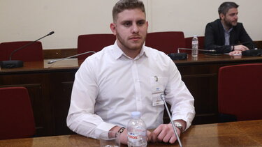  Φοιτητής στην εξεταστική για τα Τέμπη: "Καιγόμουν από τις λαμαρίνες" 