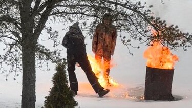 Παιδιά μαθαίνουν γιατί δεν παίζουμε με τη φωτιά...