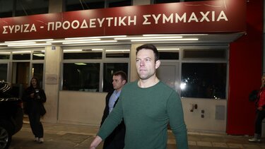 Εύθραυστες ισορροπίες στο κρίσιμο συνέδριο του ΣΥΡΙΖΑ: Φήμες για εκλογή νέας ΚΕ και ΠΓ