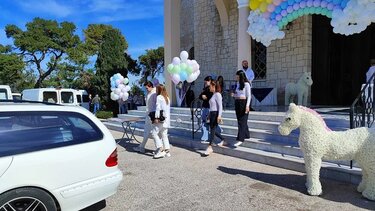 Δεκάδες μπαλόνια στον ουρανό των Χανίων για τη Ραφαέλα που έγινε σύμβολο