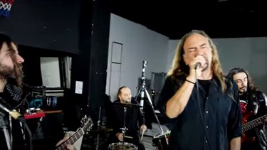 Το νέο τραγούδι των Magic De Spell είναι ένας ύμνος στην ανθρώπινη φιλία ... με "άρωμα" Κρήτης