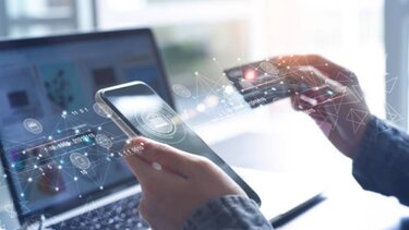 Live Shopping: Αλλάζει ο τρόπος που θα ψωνίζουμε από ηλεκτρονικά καταστήματα