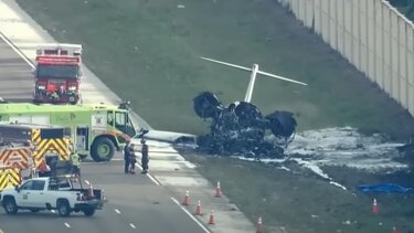 ΗΠΑ: Δύο νεκροί από τη συντριβή αεροσκάφους σε αυτοκινητόδρομο στη Φλόριντα