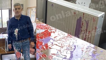 Επίθεση με μπογιές δέχτηκε ο Κώστας Αγοραστός