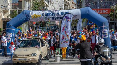 Κέφι και ξεφάντομα στο 4o Carnival Run του Ρεθύμνου