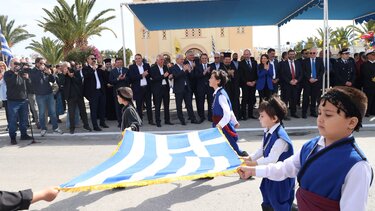 Με λαμπρότητα η παρέλαση στη Ν. Αλικαρνασσό 