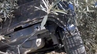 Αμφιλοχία: Αυτοκίνητο εκτρέπεται της πορείας του και παρασέρνει ό,τι βρίσκει μπροστά του