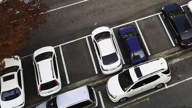 Mε... αίτηση η θέση στο δημοτικό πάρκινγκ