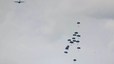 Γάζα: Η Βρετανία έριξε από τον αέρα 10 τόνους βοήθειας για πρώτη φορά