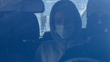 Κολωνός: Εκτός φυλακής η μητέρα της 12χρονης - Εξετάζονται σήμερα τα ελαφρυντικά για τους 19