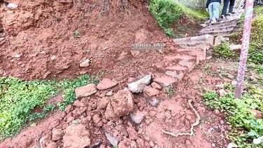 Ναύπλιο: Πέτρες και χώματα στα σκαλοπάτια του Παλαμηδίου