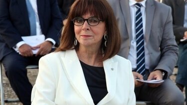 Στη Μητρόπολη για την Ανάσταση η Πρόεδρος της Δημοκρατίας