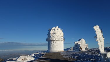 Το Αστεροσκοπείο Σκίνακα ... στα λευκά!