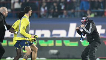 Βαρύτατες "καμπάνες" για τα επεισόδια στην Τουρκία