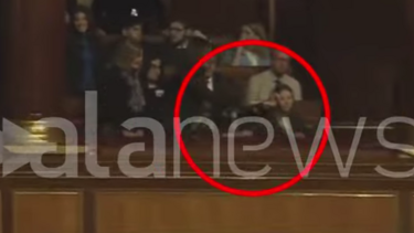 Ιταλία: Μαθητής έκανε χειρονομία πιστολιού προς την Τζόρτζια Μελόνι 