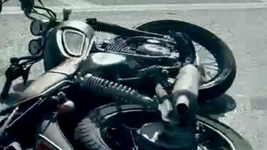 Από το δίκυκλο, βρέθηκε στο δρόμο και από εκεί στο Βενιζέλειο!