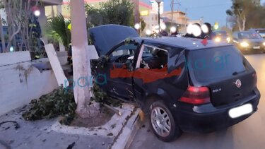 Στο νοσοκομείο τριμελής οικογένεια: Το ΙΧ τους έπεσε σε στύλο φωτισμού