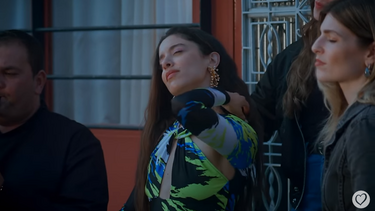 Η Μαρίνα Σάττι ερμηνεύει το “Στης Νάουσας το Κάστρο”!