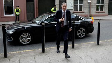 Ιρλανδία: Ορκίζεται σήμερα ο νέος πρωθυπουργός Σάιμον Χάρις, σε ηλικία μόλις 37 ετών