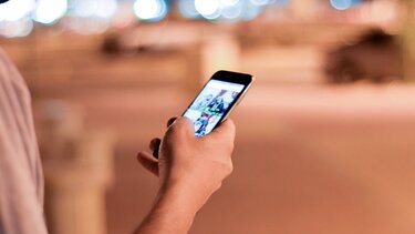 ΠΟΥ: Τελικά συνδέονται τα κινητά με τον καρκίνο του εγκεφάλου;