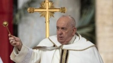 Πάπας Φραγκίσκος: «Όταν πεθάνω θέλω ένα φέρετρο αξιοπρεπές, αλλά όπως όλοι οι άλλοι χριστιανοί»