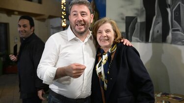 Ανδρουλάκης για τη γιορτή της μητέρας: "Θα σου επιστρέψουμε καθαρά τα ταπεράκια"