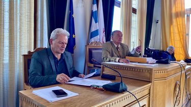 Στο Δημοτικό Συμβούλιο τα mini buses