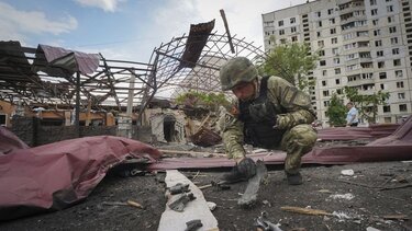 Ουκρανία: «Η Κίνα στέλνει θανατηφόρα βοήθεια στην Ρωσία» καταγγέλλει ο βρετανός υπουργός Άμυνας