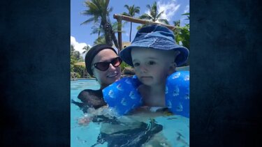 Πάρις Χίλτον: Φόρεσε ανάποδα το σωσίβιο στον γιο της και δέχθηκε σχόλια στο TikTok