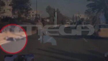 Βούλα: Βίντεο ντοκουμέντο από τη φονική παράσυρση 72χρονης από μηχανές