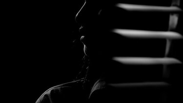 Σε φιλικό σπίτι «ξετρύπωσαν» οι αστυνομικοί τον 28χρονο για τον βιασμό της ανήλικης