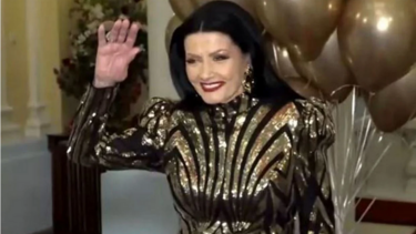 Με ένα λαμπερό πάρτι γιόρτασε τα 91α γενέθλιά της η Ζωζώ Σαπουντζάκη