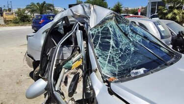 Σοκάρουν οι φωτογραφίες από το τραγικό τροχαίο στην Αγιά - Την Κυριακή το τελευταίο αντίο στον Κωνσταντίνο