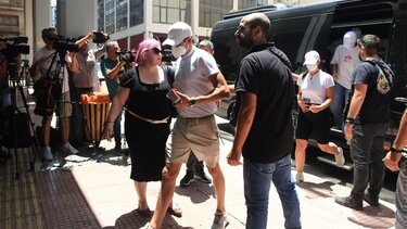 Φωτιά στην Υδρα: Στον εισαγγελέα, αντιμέτωποι με βαριές ποινές οι 13 συλληφθέντες της θαλαμηγού