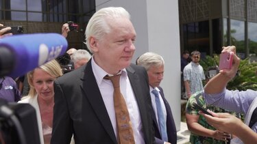 Μετά τη συμφωνία με την αμερικανική δικαιοσύνη, ο Ασάνζ είναι πλέον «ένας ελεύθερος άνθρωπος»