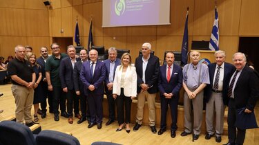 Ένας αιώνας Επιμελητήριο Ηρακλείου - Χαμόγελα και βραβεύσεις