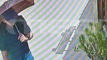 Σύμη: Aτελείωτο το θρίλερ με τον παρουσιαστή του BBC, Μάικλ Μόσλεϊ