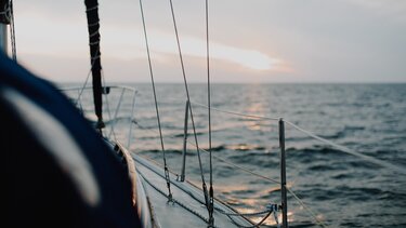 Σητεία: Ιστιοφόρο προσάραξε σε βραχώδη ακτή