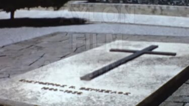 Στους Τάφους των Βενιζέλων στα Χανιά ... σχεδόν μισό αιώνα πριν!