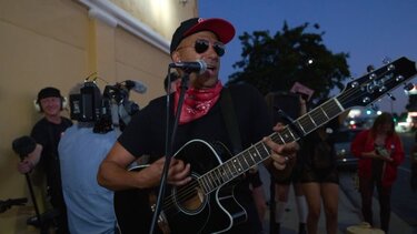 Ο Τομ Μορέλο θα τιμηθεί με το βραβείο Γούντι Γκάθρι 2024