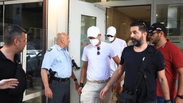 Φωτιά στην Ύδρα: Προσωρινά κρατούμενοι πλοίαρχος και υποπλοίαρχος - Τι υποστηρίζει ο καπετάνιος