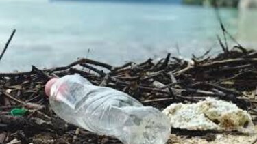 Χωματερή το νέο παρκάκι πάνω από το καρνάγιο