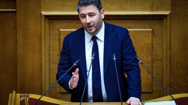 Το ΠΑΣΟΚ κατέθεσε τροπολογία για τον κατώτατο μισθό και τον συνυπολογισμό τριετιών - Τι προβλέπει