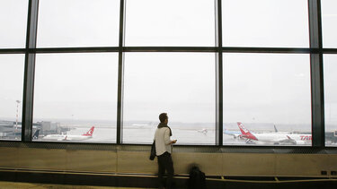 Το αεροδρόμιο Μαλπένσα θα μετονομαστεί σε «Σίλβιο Μπερλουσκόνι»