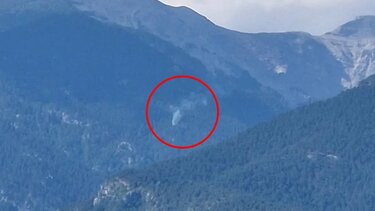 Φωτιά στον Όλυμπο σε δύσβατη περιοχή