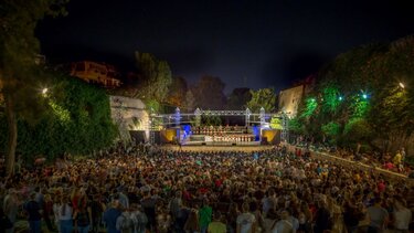 Οι παραστάσεις στα Κηποθέατρα του Δήμου Ηρακλείου αυτό το Σαββατοκύριακο