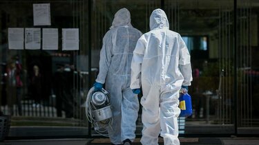 «Βόμβα» CIA για τον κορωνοϊό: Πιο πιθανό να διέρρευσε από κινεζικό εργαστήριο, παρά από ζώα